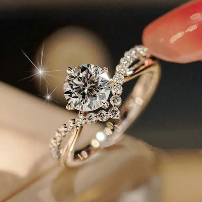 Fashion Accessories Gorgeous 925 Sterling Silver White Sapphire Round Cut Moissanite Diamond Ring Elegant Bride Wedding Jewelry for Women Rings Engagement Anniversary Party Band Gift Size 4-12 Bague Femme