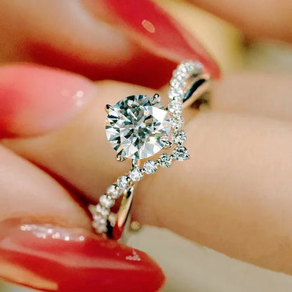 Fashion Accessories Gorgeous 925 Sterling Silver White Sapphire Round Cut Moissanite Diamond Ring Elegant Bride Wedding Jewelry for Women Rings Engagement Anniversary Party Band Gift Size 4-12 Bague Femme