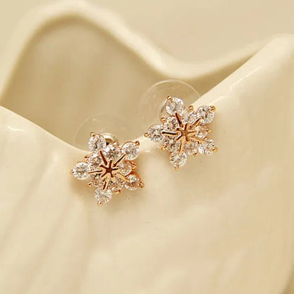 Fashion Lady Creative Diamond Flower Earrings White Snowflake Earrings Engagement Earrings for Women Flower Jewelry Lovely Lady Snowflake Accessories Birthday Anniversary Gift