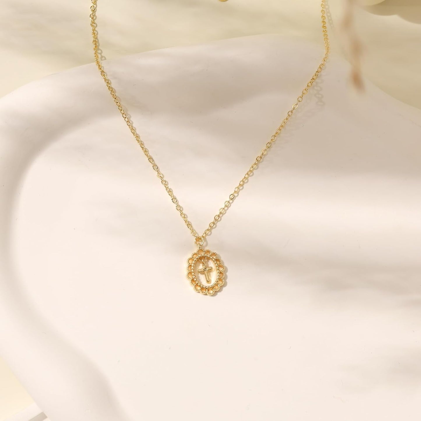 Cross Necklace for Women,Double Cross Necklace Gold Plated Cross Necklaces for Women Trendy Dainty 14K Gold Cross Pendant Necklace Simple Cute Choker Necklace Gold Charm Necklace for Women Jewelry