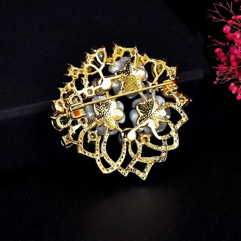 Gloriya Natural Shell Flower with Freshwater Pearl Exquisite Brooch Inlaid Sparkly AAA CZ Diamond Lapel Pin Jewelry Wedding Bouquets