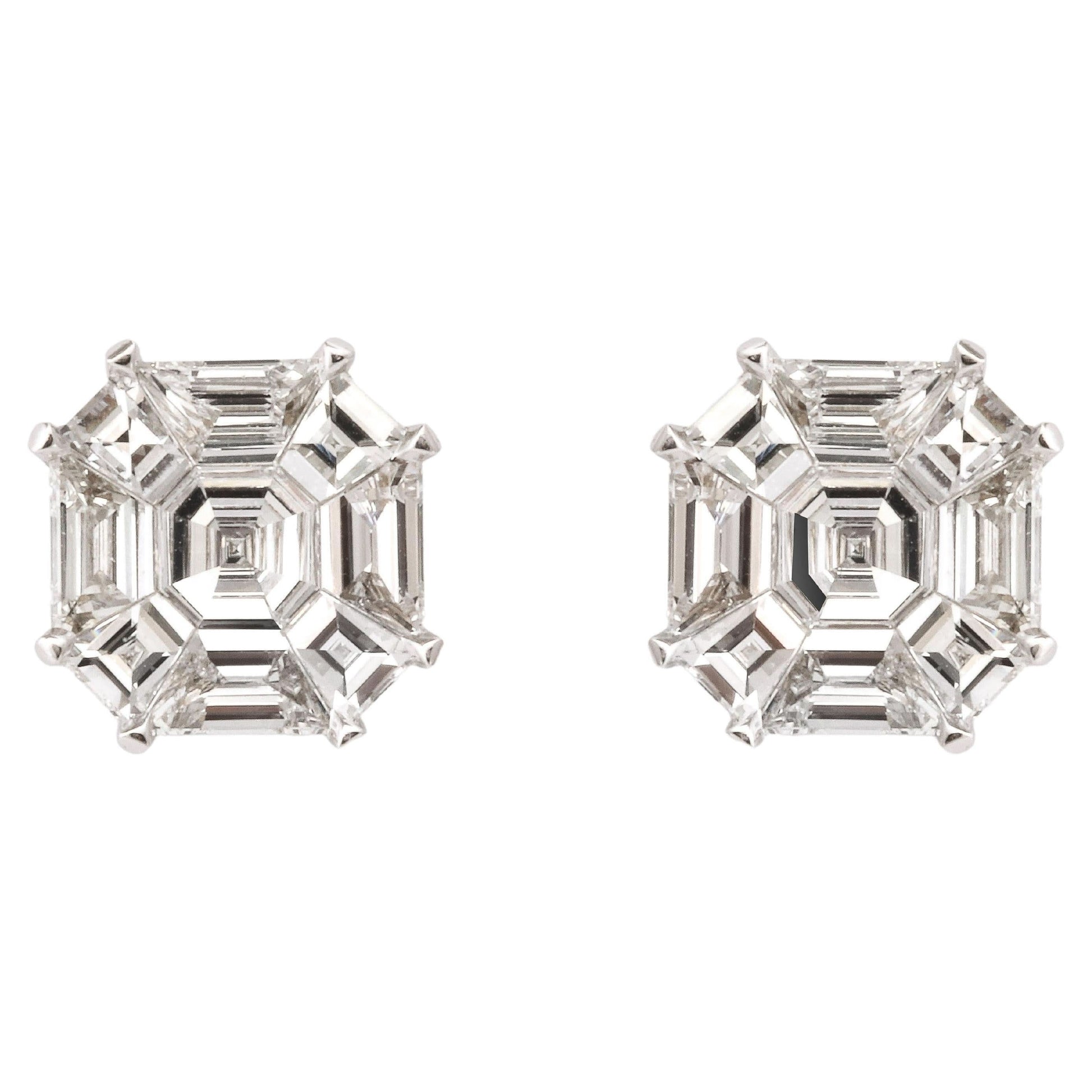 https://a.1stdibscdn.com/asscher-cut-stud-earrings-illusion-set-for-sale/j_415/j_180651721672243219318/j_18065172_1672243220201_bg_processed.jpg