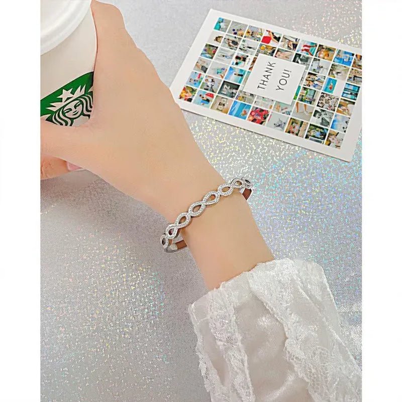 Luxury Fashion Hollow Out Love Infinite Sign Bracelet Inlay Cubic Zirconia for Women Girls Titanium Steel Zircon CZ Stone Infinity Bracelet Silver / Gold