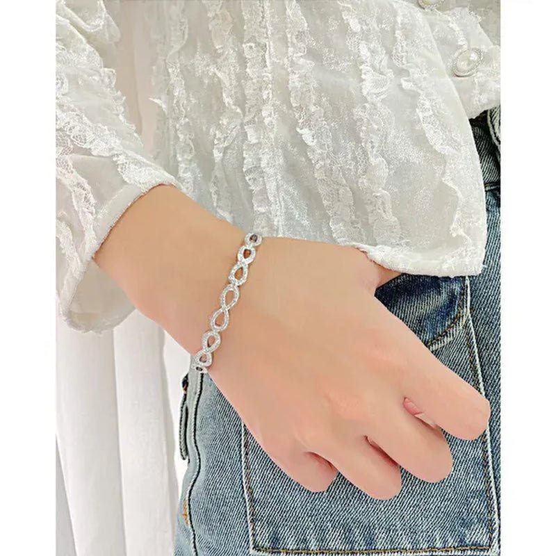 Luxury Fashion Hollow Out Love Infinite Sign Bracelet Inlay Cubic Zirconia for Women Girls Titanium Steel Zircon CZ Stone Infinity Bracelet Silver / Gold