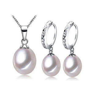 Majesty Diamonds MDS170066 Freshwater Pearls Pendant Set in .925 Sterling Silver