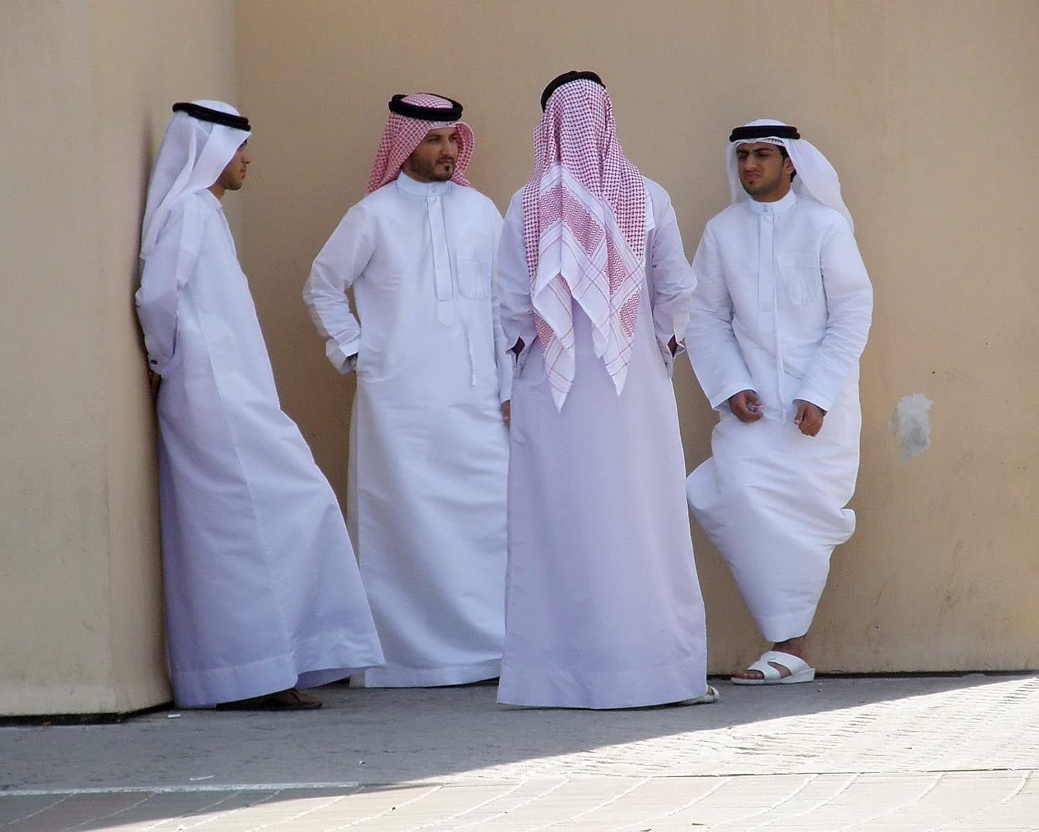 Men'S Muslim Clothes Thobe Middle East Kaftan Saudi Arab Caftans Islamic Abaya Dress Dubai Robes - WORLD TIME VISITS