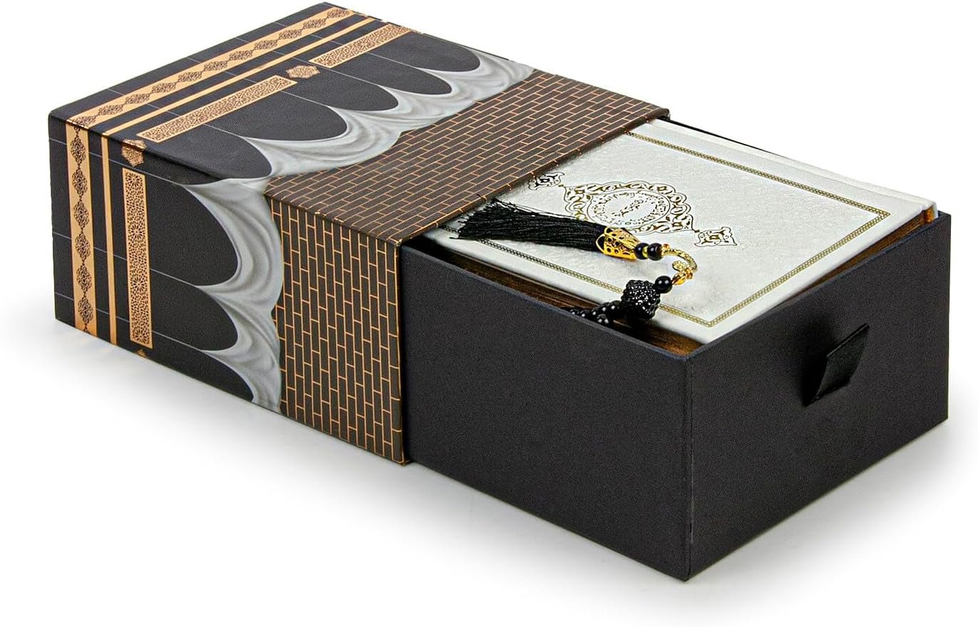 Muslim Prayer Rug and Quran with Prayer Beads, Kaaba Decor Box, Islamic Gift for Women & Men, Elegant Islam Set for Ramadan, Eid, Umrah, Birthday, Travel - WORLD TIME VISITS