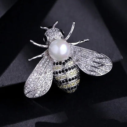 New Brand Design Insect Series Brooch Women Delicate Little Bee Brooches Crystal Rhinestone Pin Brooch Jewelry Gifts for Girl