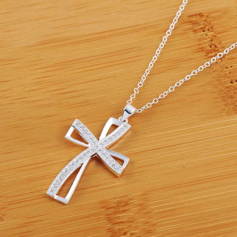 Pretty Women's 925 Sterling Silver Elegant Cross Pendant Diamonds Necklace(with Chain)