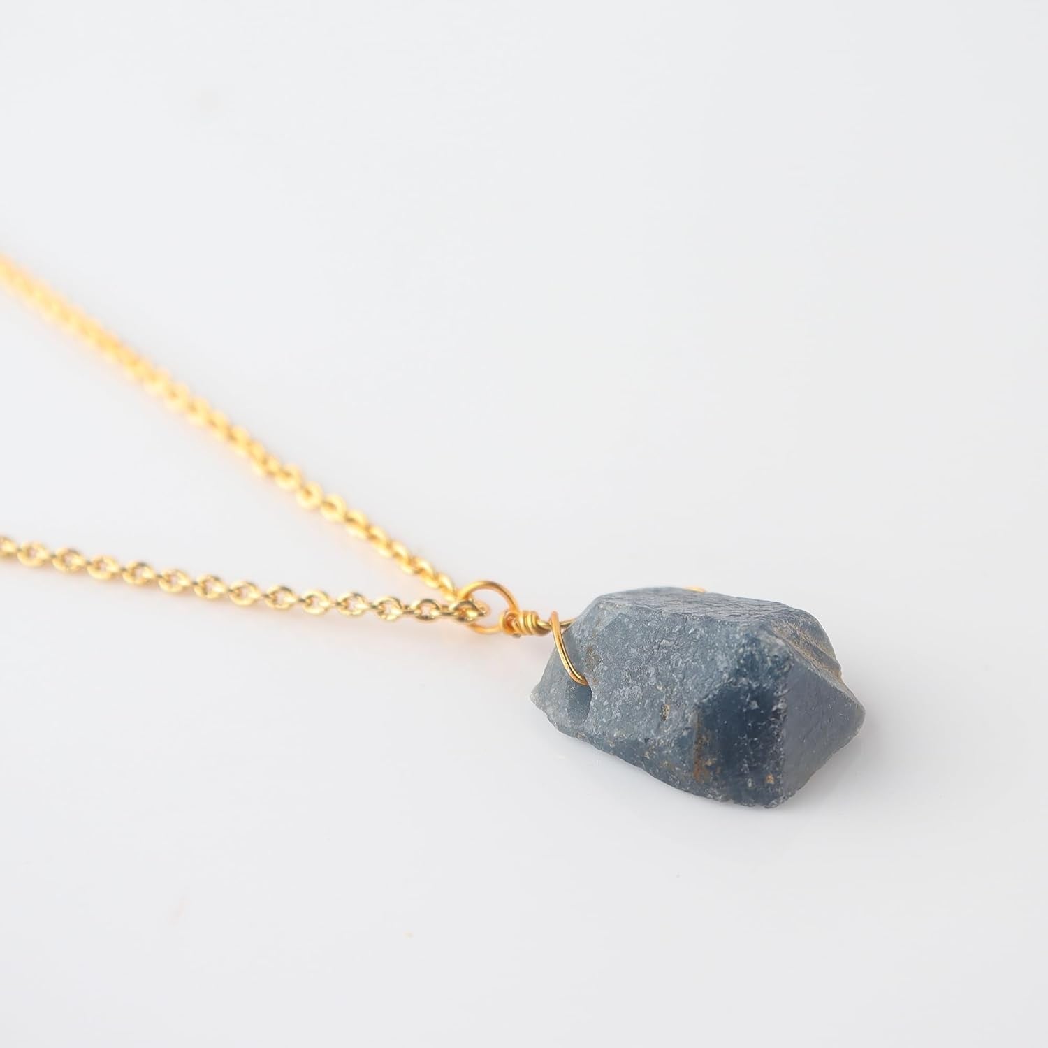 Raw Crystal Necklace, Blue Sapphire Rough Stone Necklace, Dainty Stone Pendant, Healing Crystals Healing Stone Pendant for Beauty, Love and Positive, Jewelry Gift - WORLD TIME VISITS