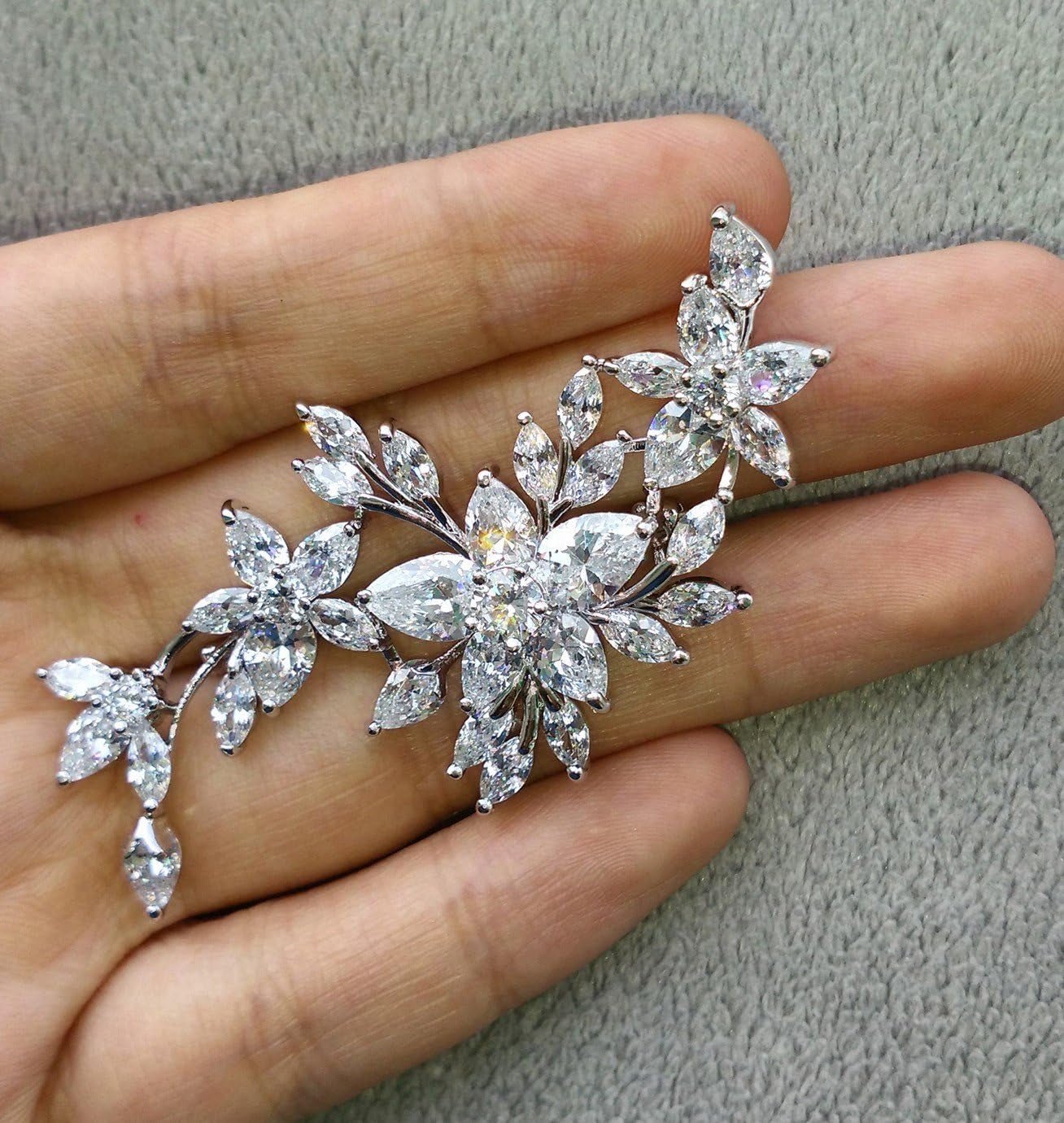 Silver Plated Base Diamante Zircon Flower Blossom Brooch Badge Pin Classic Design for Women