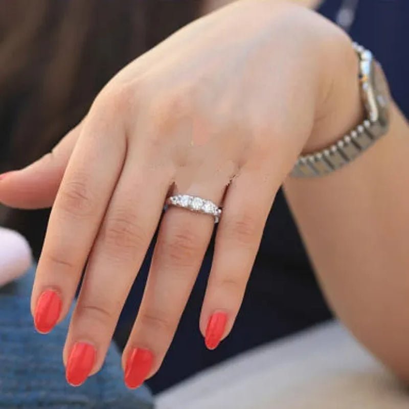 Simple and Fashionable 925 Standard Sterling Silver White Diamond Creative Lady Ring Wedding Wedding Love Diamond Ring Size 5-11
