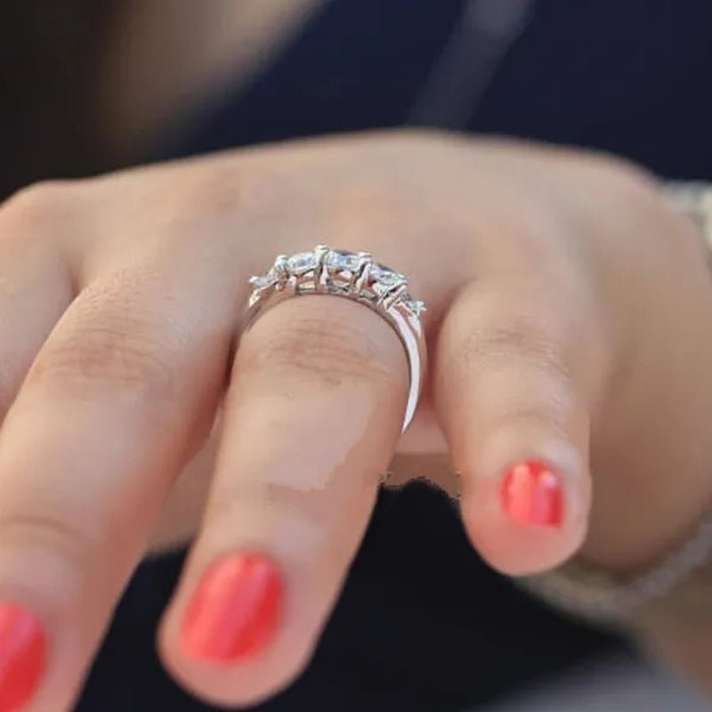 Simple and Fashionable 925 Standard Sterling Silver White Diamond Creative Lady Ring Wedding Wedding Love Diamond Ring Size 5-11