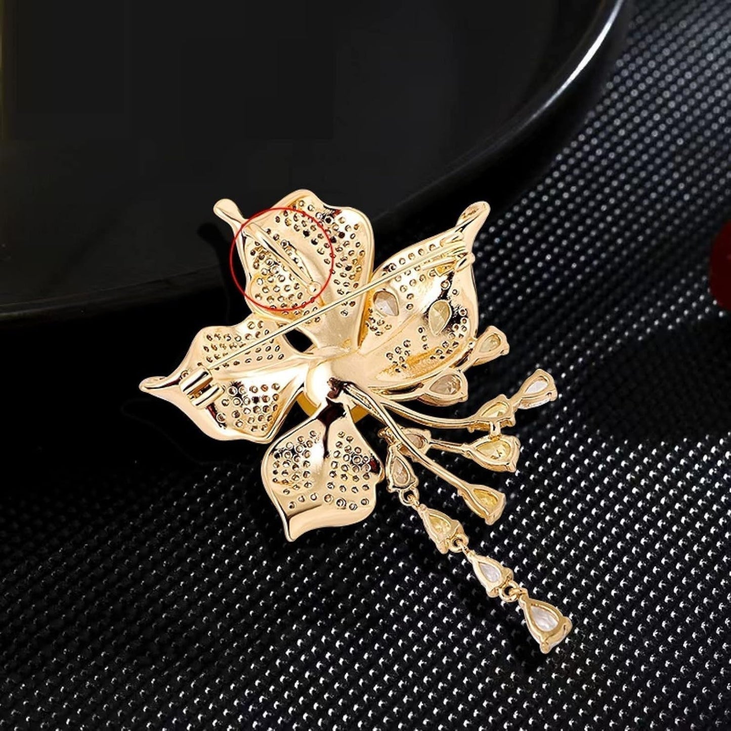 Tassels Collar Pins Flash Diamond Tassel Brooch Corsage Women'S anti Lost Brooch Accessories Silver