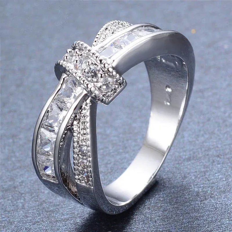 Trendy Women Rings with Brilliant Cubic Zirconia Luxury Engagement Rings Fashion Wedding Party Jewelry