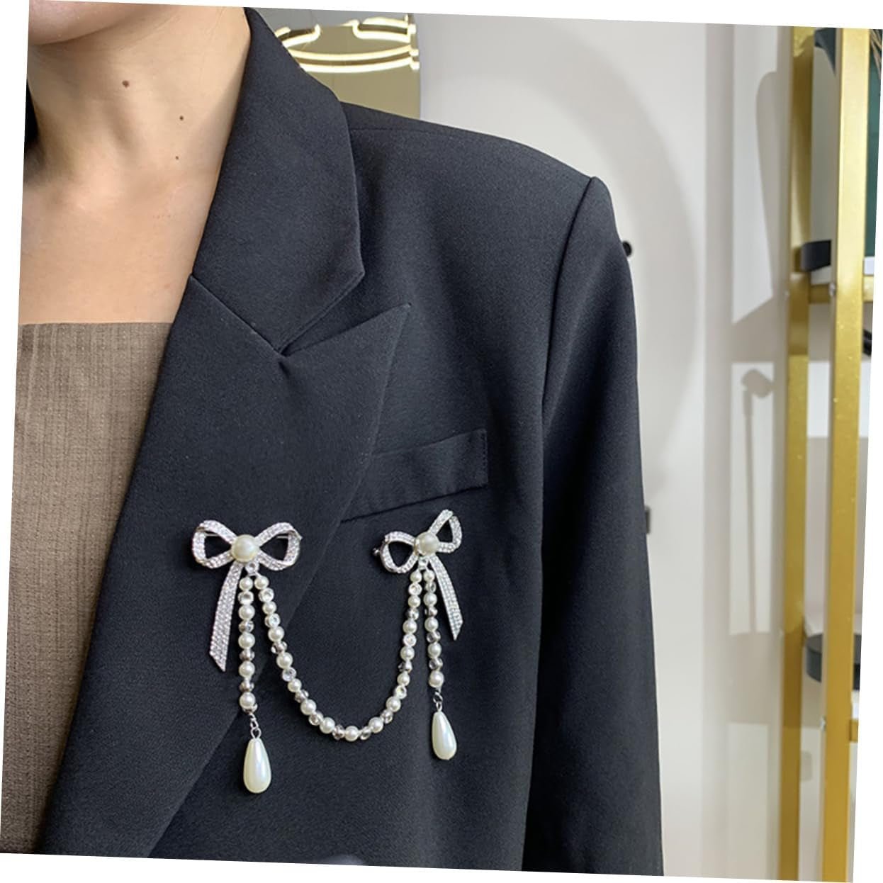 Unique Brooches for Women Pearl Butterfly Corsage Tassel Brooch Elegant Diamond Breast Pin Chain for Women Lady Pin Brooch for Parties - WORLD TIME VISITS