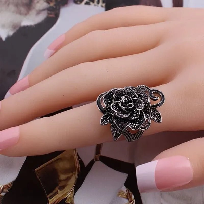 US/UK trendy Women Retro Rose Flower Ring Black Crystal Vantige Big Flower Rings Jewelry Gift - WORLD TIME VISITS