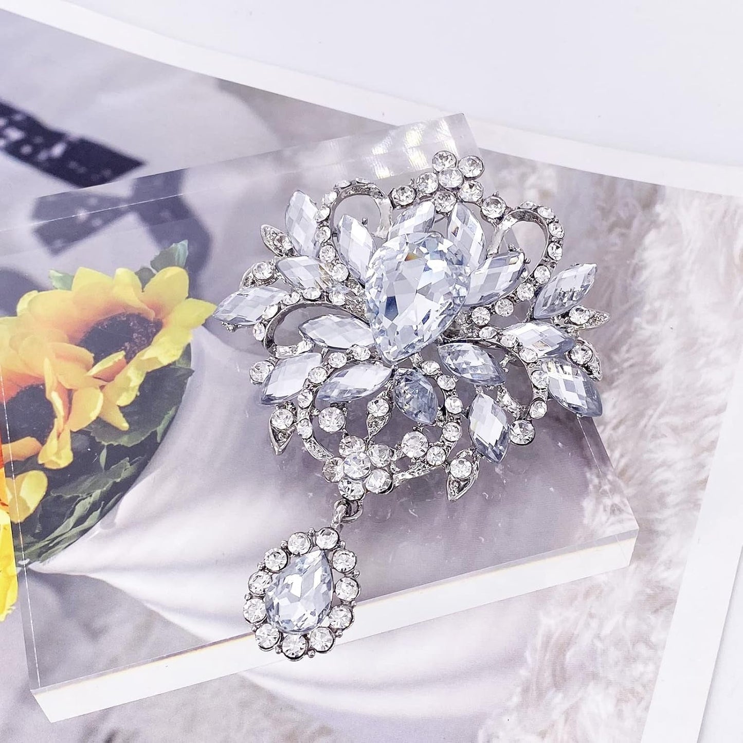Wedding Bridal Big Brown Crystal Rhinestone Bouquet Brooch Pin for Women Golden Tone - WORLD TIME VISITS